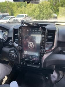 Pantalla de 13.6” Dodge Ram 2019-2023