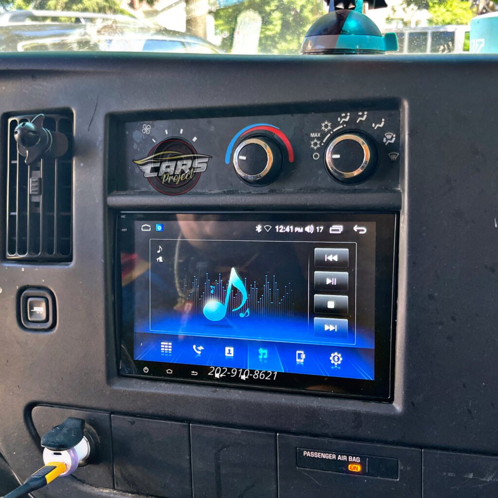 Pantalla de 8” Chevrolet Express 2007-2019 — foto 3