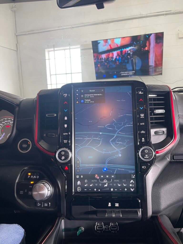 Pantalla de 13.6” Dodge Ram 2019-2023 — foto 6