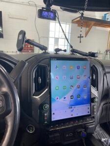 Pantalla de 15.6” Android Tesla-Style para Chevrolet Silverado / GMC Sierra (2019-2024)