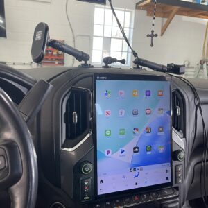 Pantalla de 15.6” Android Tesla-Style para Chevrolet Silverado / GMC Sierra (2019-2024)